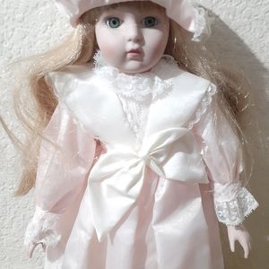 Brrins Collectible 1988 Porcelain doll